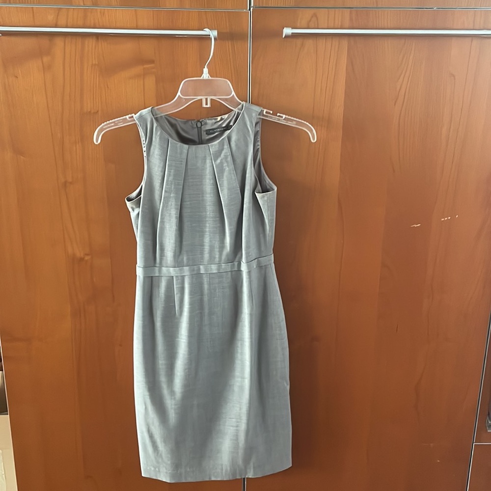 Elie Tahari grey dress sleeveless size 0 great condition